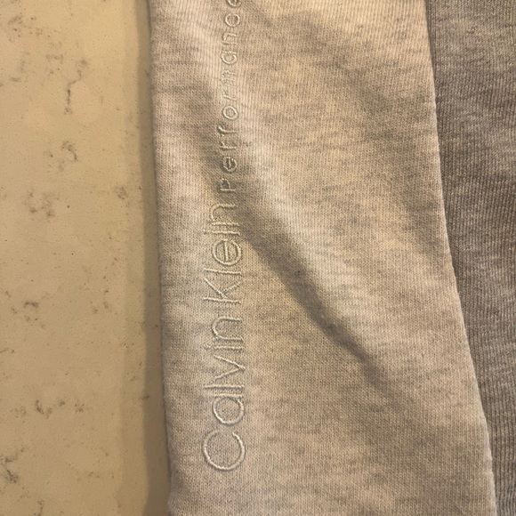 Girls Calvin Klein crew necks (bundle of 3) - Picture 10 of 16